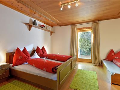 Schlafzimmer 1