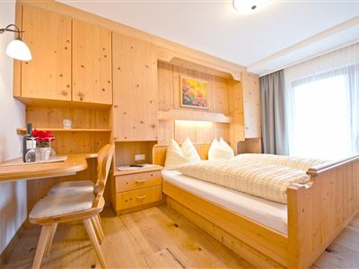 Schlafzimmer Bild 1