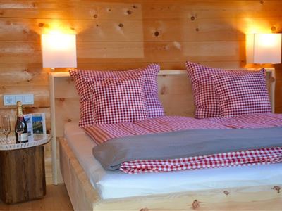 Schlafzimmer mit begehbaren Kleiderschrank