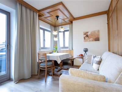 Sitzecke mit Ercker 1 OG