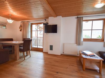 livingroom with dining table