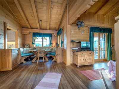Wohnzimmer Tirolerhaus Ferienwohnung 16