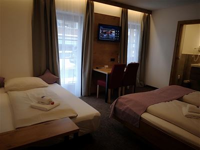 Zimmer 105