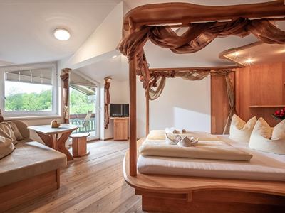 Zimmer-Gluecksbringer-Landhaus-Strasser