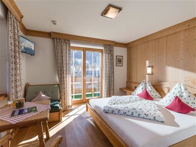 Zimmer mit Schlafsofa zur Sonnseite