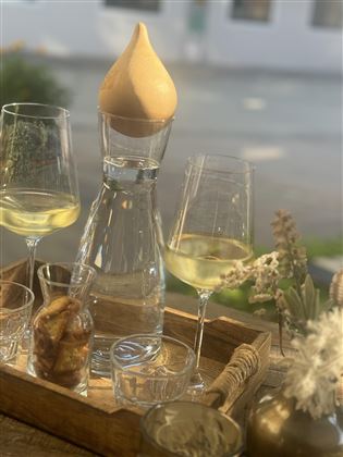 10 Minuten zu Fuß Auf ein Glas Wein