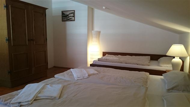 12_Schlafzimmer 2 Zusatzbett