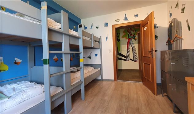 4-bed-room