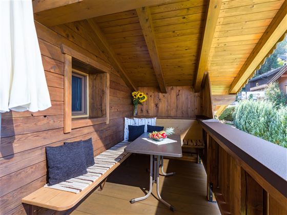 App 3, Balkon