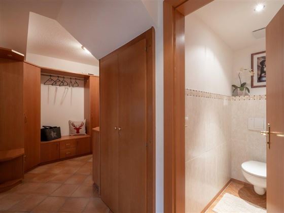 Appartement 1, Gang/WC