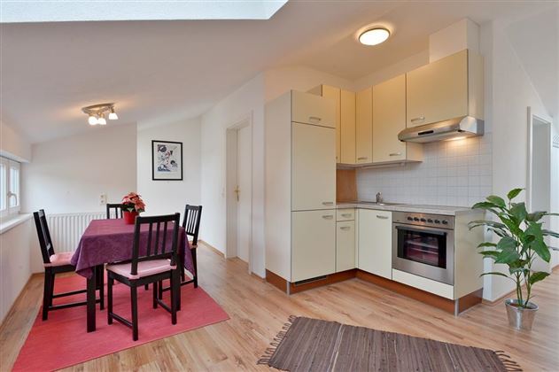 Appartement 2. Stock Wohnküche