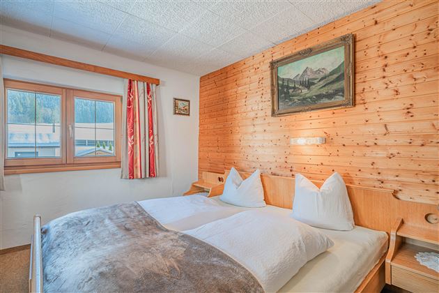 Schlafzimmer 1
