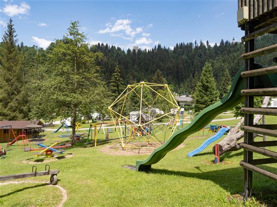 Außen Spielplatz1
