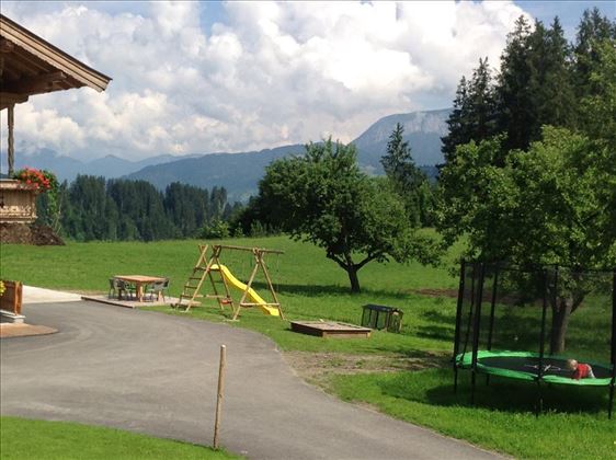 Aussenansicht Spielplatz-Garten Sommer 2013