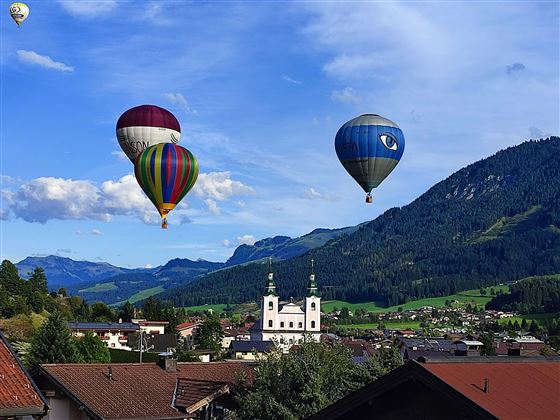 Aussicht-Dachgeschoss-mit-Heissluftballons-1