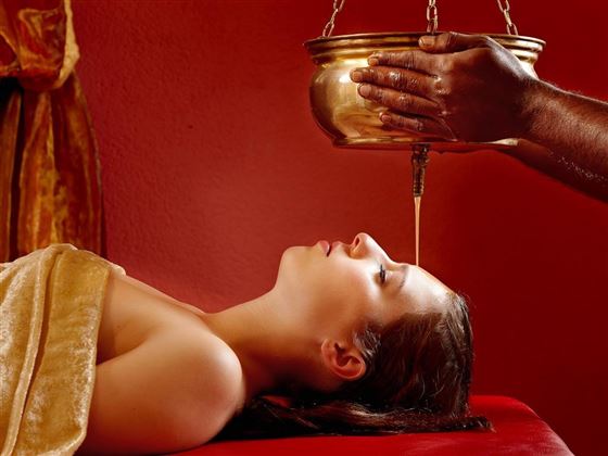Ayurveda Resort Sonnhof - Shirodara-Stirnoelguss