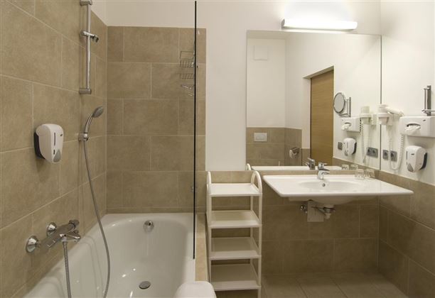 Bad-Badewanne
