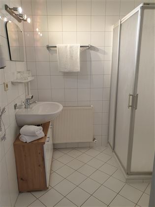 Bad zu Doppelzimmer Pendling