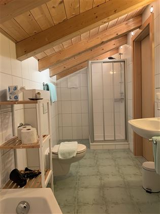 Badezimmer 2.2