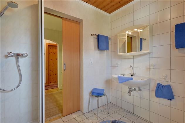 Badezimmer 2