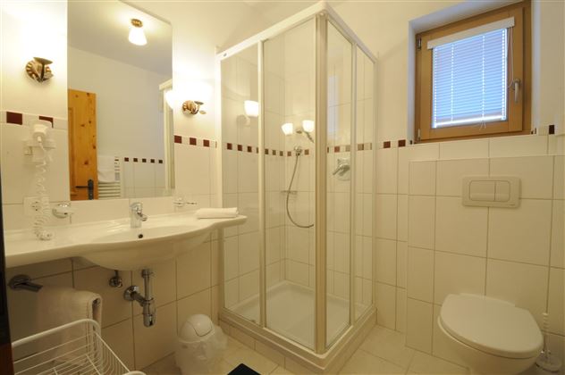 Badezimmer Dusche Doppelzimmer