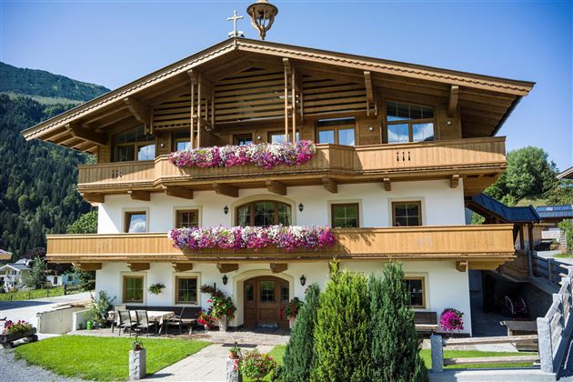 Beim_Rohrer_Issbuehelweg_8_Kirchberg_Haus_Sommer