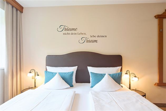 Bett im Doppelzimmer