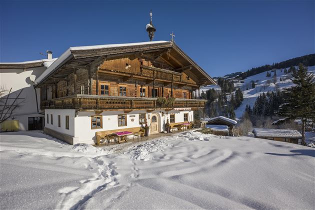 Brigglhof_15_Kirchberg_Haus_Winter_