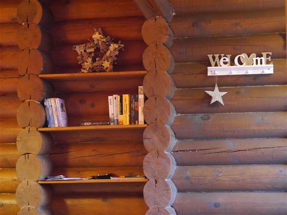 Bücherregal