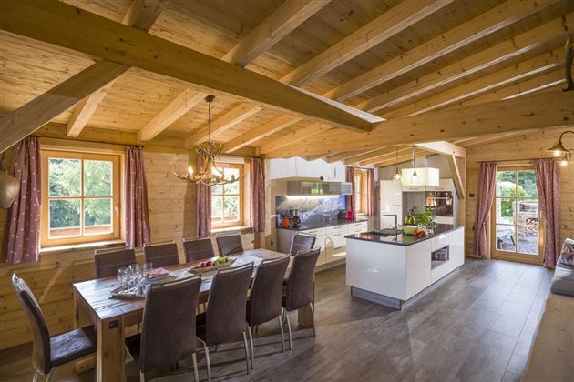 Chalet_Felsbichl_Haus_12_Woergl_Esstisch_Kueche