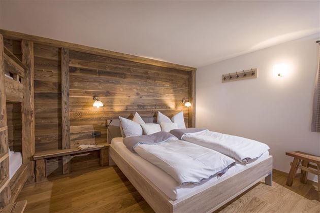 Chalet_Felsbichl_Haus_12_Woergl_Schlafzimmer_2