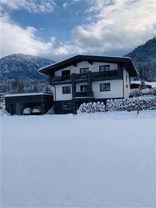 Chalet Tirol im Winter