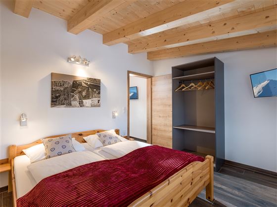 Danis_Ferienwohnung_Pirchmoos_50_Soell_Schlafzimme