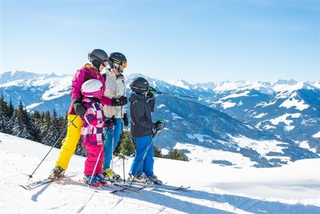 detail-Skifahren-Familie2019Silvia-Seebacher-35