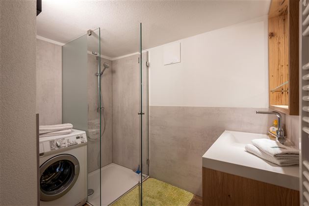 Dusche (c) Hannes Dabernig