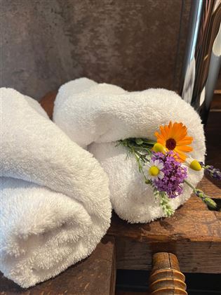 Dusche und WC in allen Zimmern