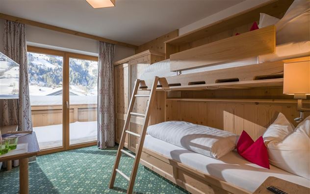Familienzimmer Altholz Kinderzimmer