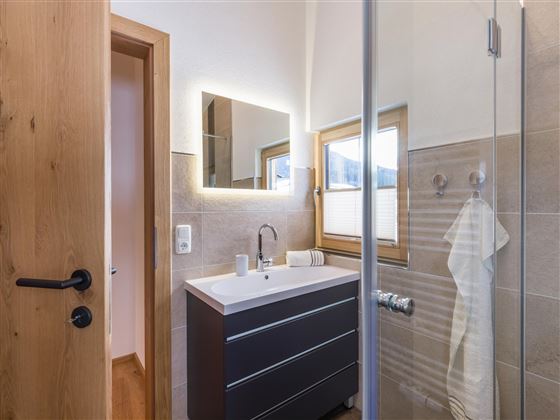 Ferienhaus_Auerbauer_Feuring_16_Brixen_Badezimmer_