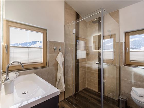 Ferienhaus_Auerbauer_Feuring_16_Brixen_Badezimmer