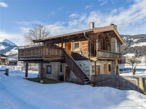 Ferienhaus_Auerbauer_Feuring_16_Brixen_Haus_Winter