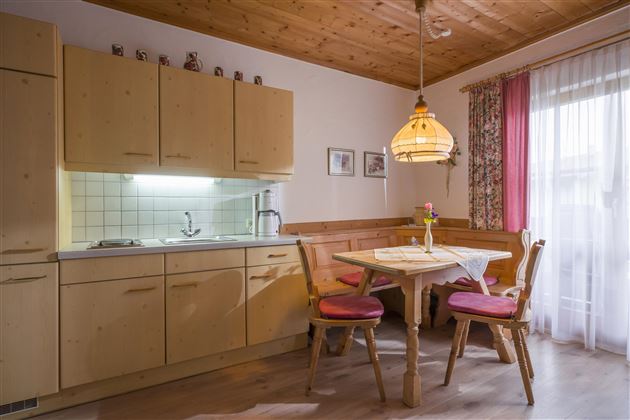 Ferienwohnung_Kofler_Ebbs_Fewo_rechts_Kueche