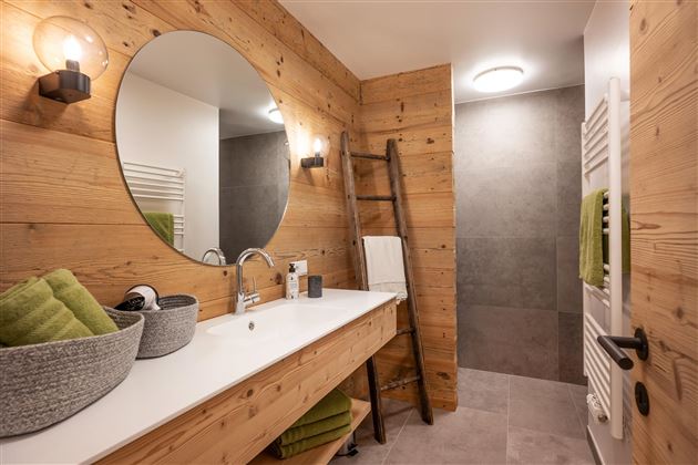 Ferienwohnung_Zirbenduft_Hopfgarten_Badezimmer
