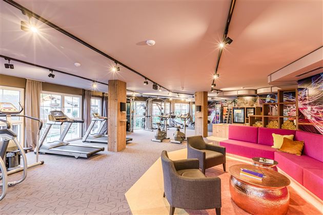 Fitnessstudio mit Sitzecke