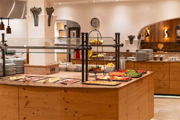 Breakfast buffet Hotel Hochfilzer