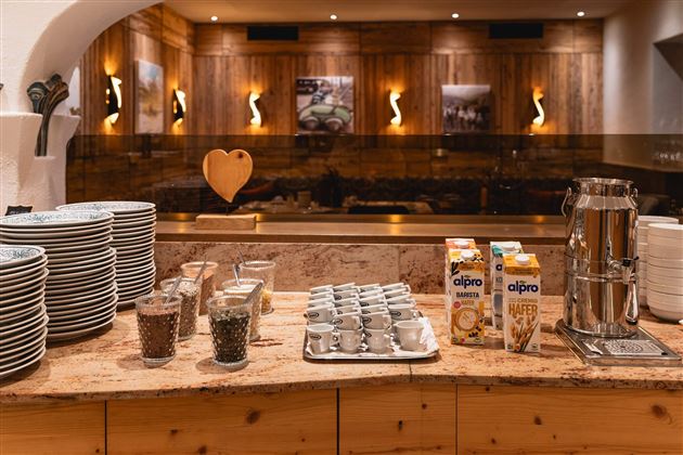 Breakfast buffet Hotel Hochfilzer