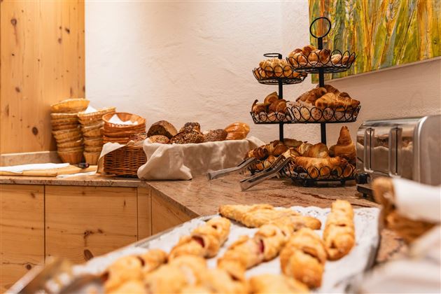 Breakfast buffet Hotel Hochfilzer
