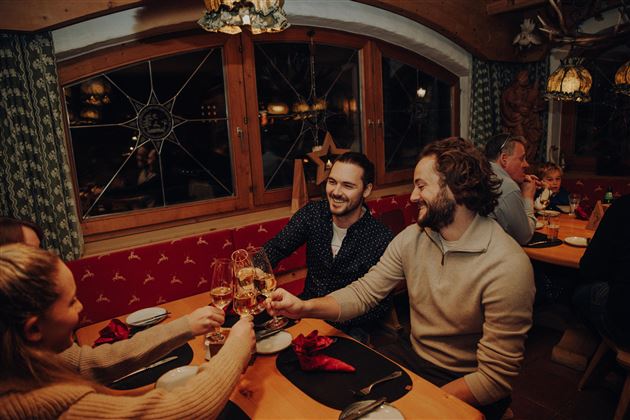 Guests in the restaurant Glockenstuhl