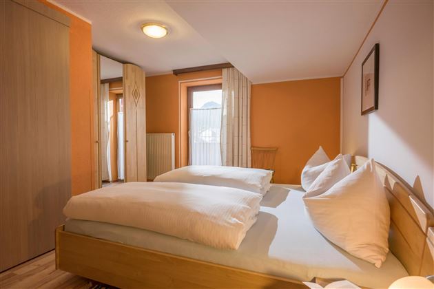 Gaestehaus_Staffner_Kirchberg_Appartement_1_Schlaf