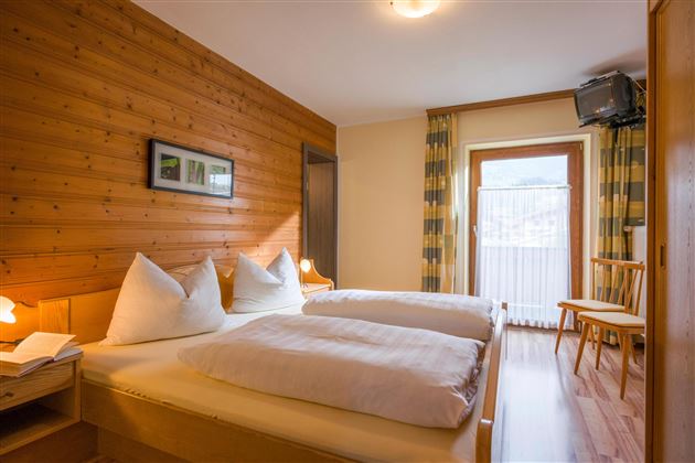 Gaestehaus_Staffner_Kirchberg_Appartement_2_Schlaf