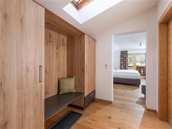 Garderobe Dreibettzimmer Superior